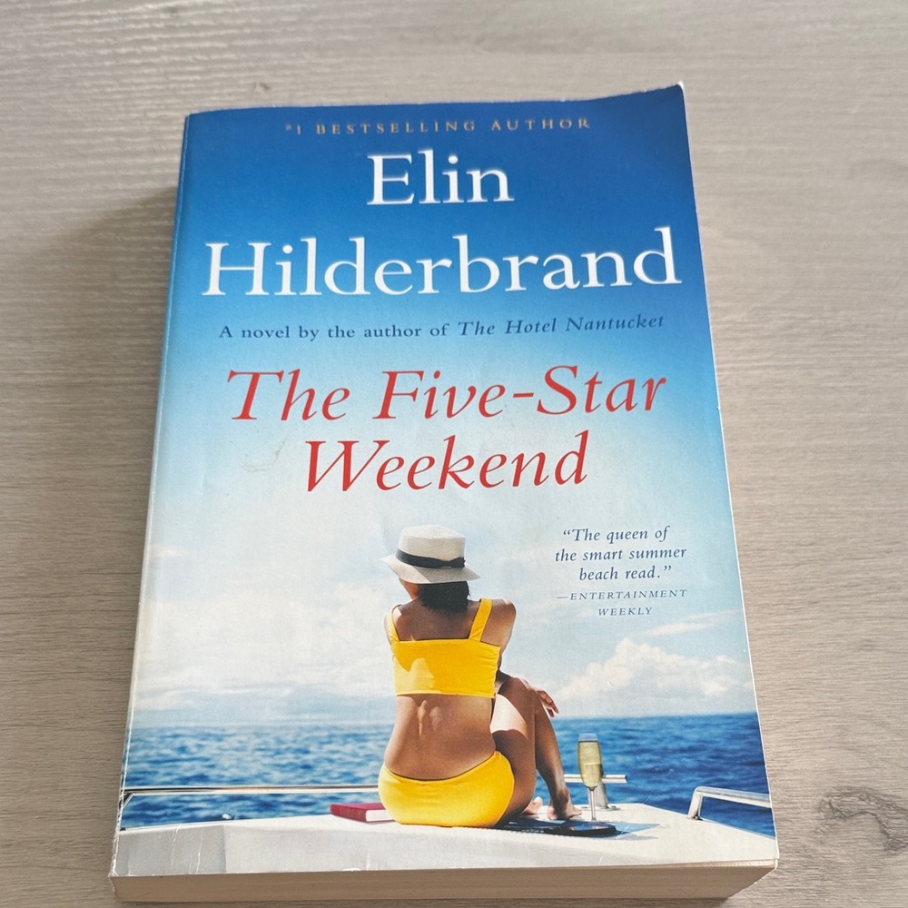 📚 3/$20 The Five-Star Weekend - Elin Hilderbrand